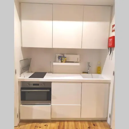 Combro 77 Charming By Get Your Lissabon