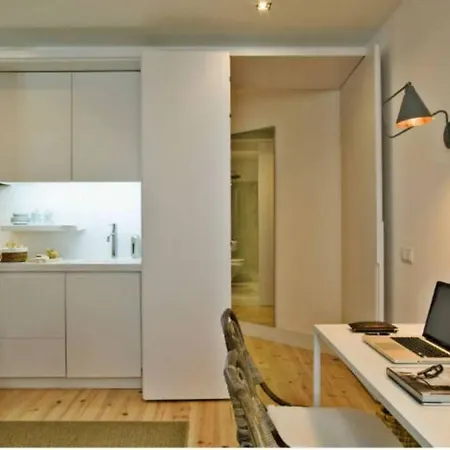 Combro 77 Charming By Get Your Apartmán *